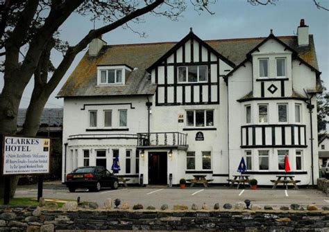 The clarkes hotel barrow in furness - King Alfred Hotel. Barrow-in-Furness. With free WiFi, a restaurant and a bar, King Alfred Hotel is located in the heart of Barrow-in-Furness, just 10 minutes’ walk from the train station. Free private parking is possible on site. 8.7.